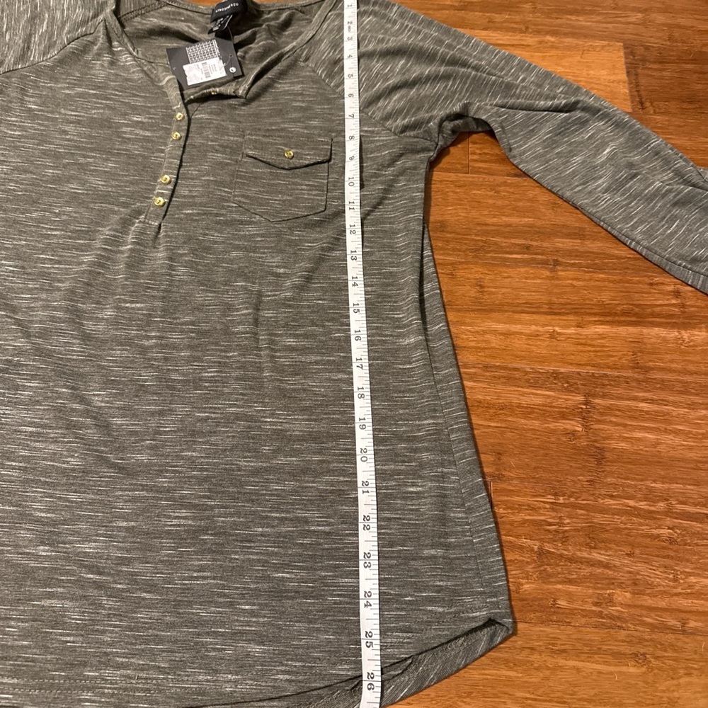 Olive Women’sTop - Picture 4 of 4